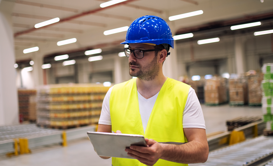 Manufacturing operator using PCT Flex on the shop floor